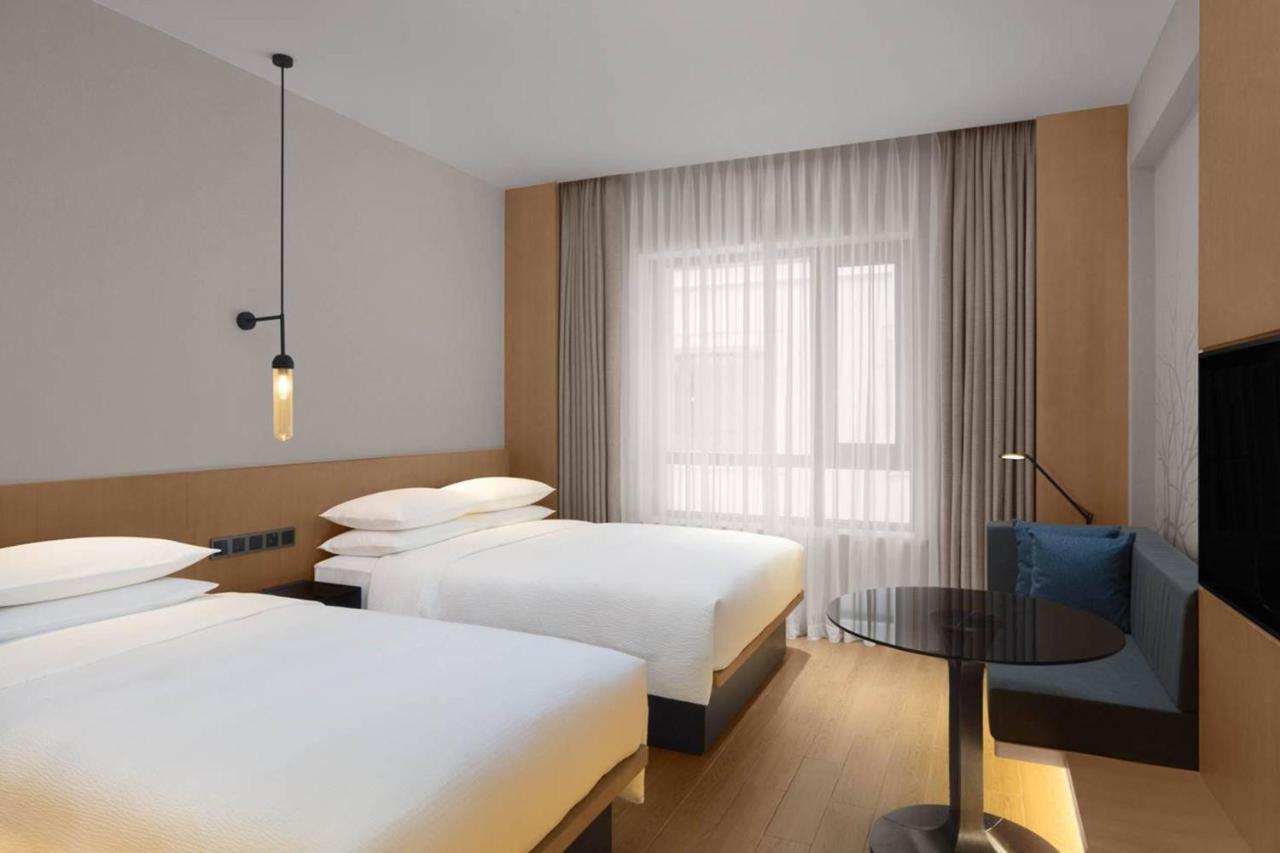 Hotel Fairfield By Marriott Jingan 4*