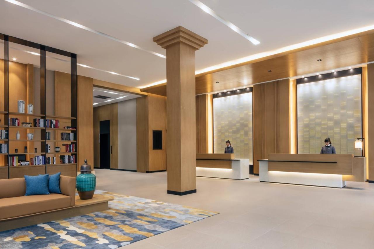 Hotel Fairfield By Marriott Jingan 4*